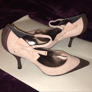 *SOLD*Retro Classic Suede WingTip Pump. Sz11. NWT